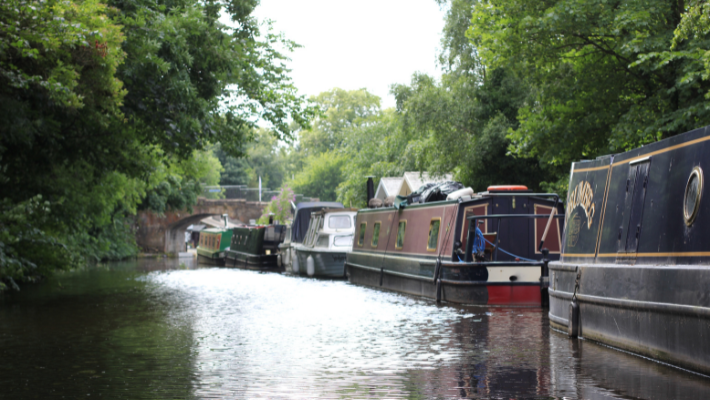 A picture of canal boats on the union canal